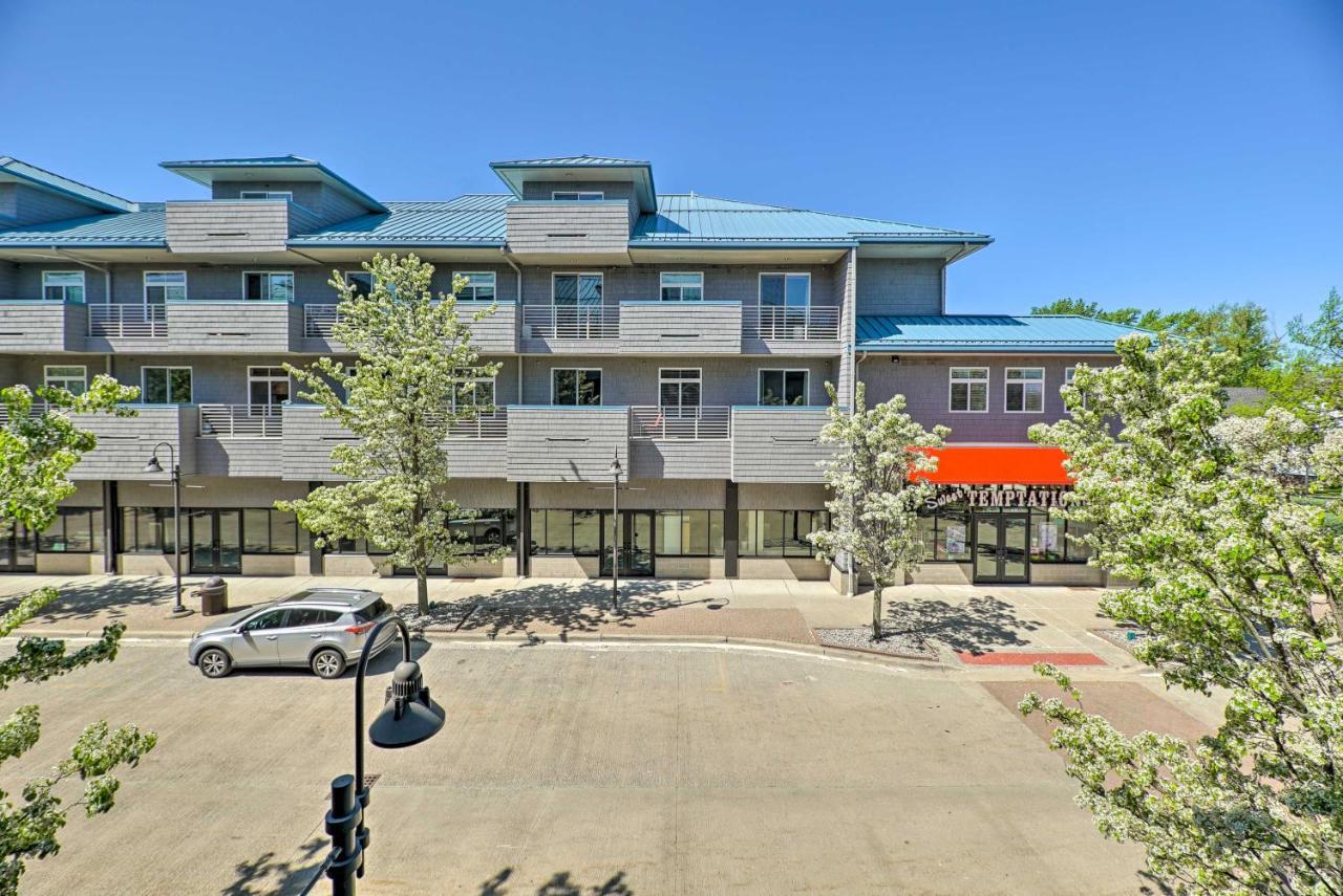 Grand Haven Condo - Walk To Nearby Hot Spots! Экстерьер фото