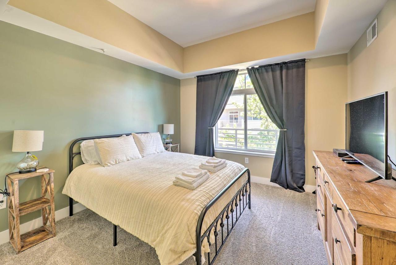 Grand Haven Condo - Walk To Nearby Hot Spots! Экстерьер фото